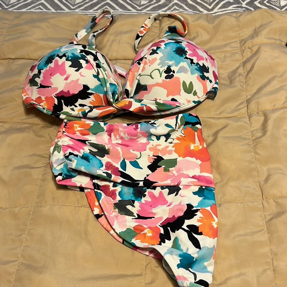 2 piece bikini Island Escape size 14